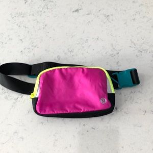 Used lululemon everywhere bag multi-colored